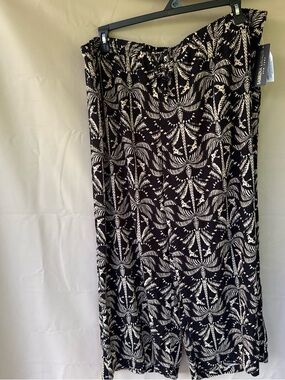 Size: 3X Women’s black and beige print pants.